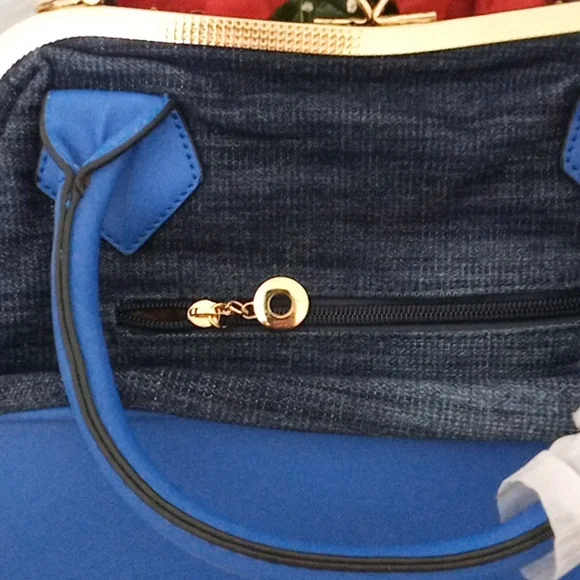 NWT🎁FREE GIFT INCLUDED🎁 Brand New Rhinestones Crystals Denim Shoulder Handbag - Picture 14 of 16